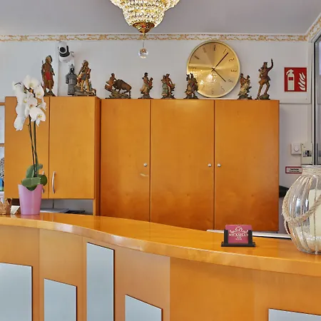 Neckarlux Szálloda 3*