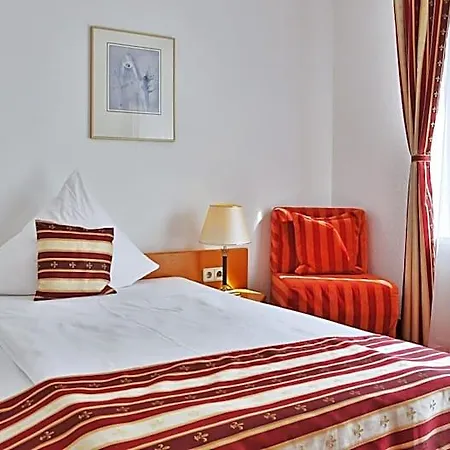 Neckarlux 3*