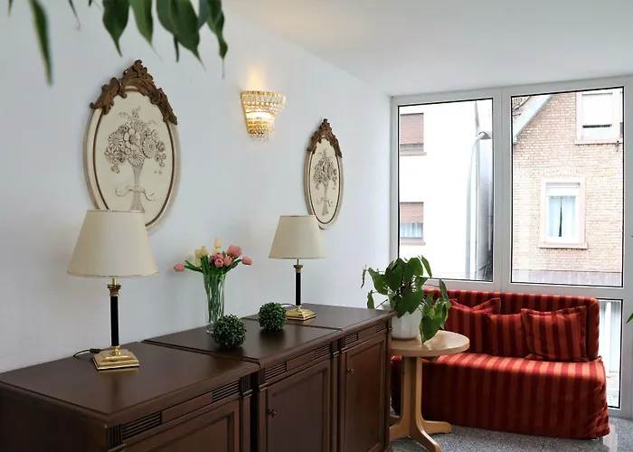 奈克卡尔拉科斯酒店 3*