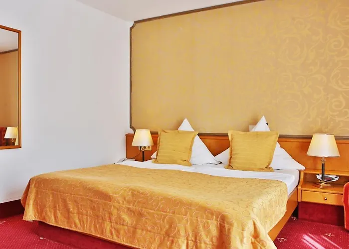 Neckarlux Hotel 3*